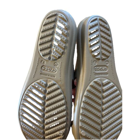 CROCS Women 7 Sanrah Cream Taupe Matte Silver Circle Ring Slides Sandals comfort - Picture 3 of 5